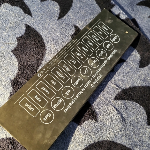 “Metal Matte” Eyeshadow Palette — Kat von d - Picture 5 of 5